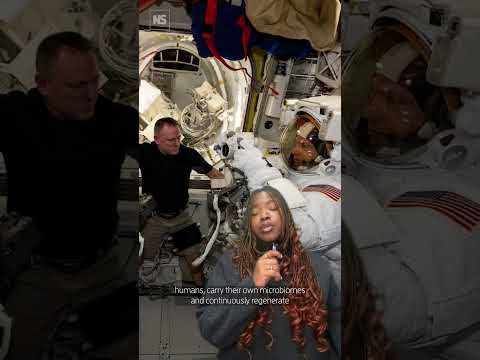 &#039;Stranded&#039; NASA astronaut breaks world record